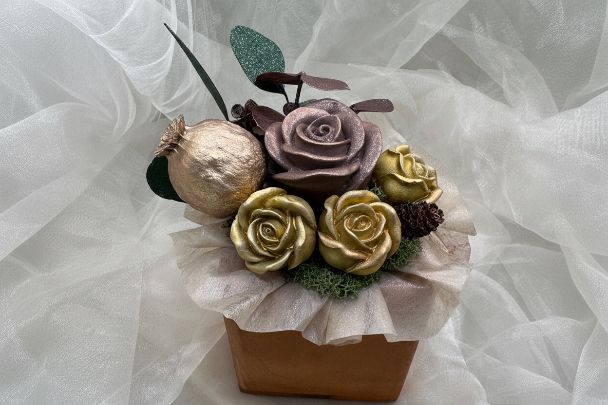 Holzkollektion_Mount_Pilatus_2026_Rosaoffen_Dunkelbraun_Gold_Süße Erinnerung