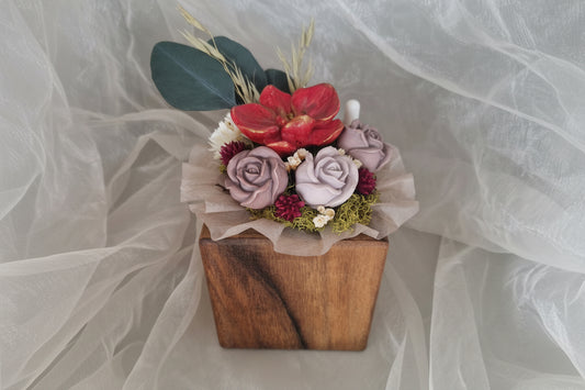 
Holzkollektion_Mount_Rigi_2026_Orchidee_Rot3
