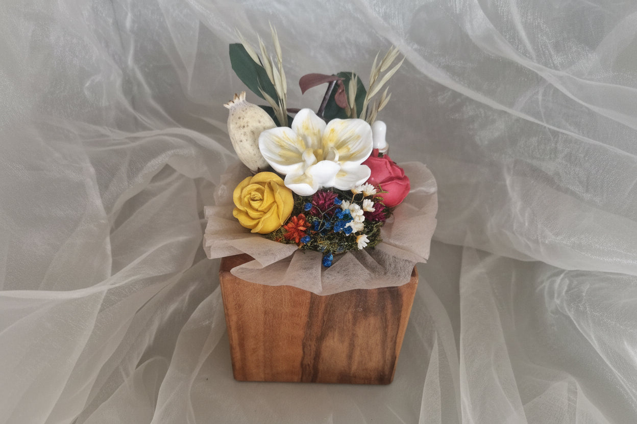 Holzkollektion_Mount_Rigi_2026_Orchidee_Weiss2